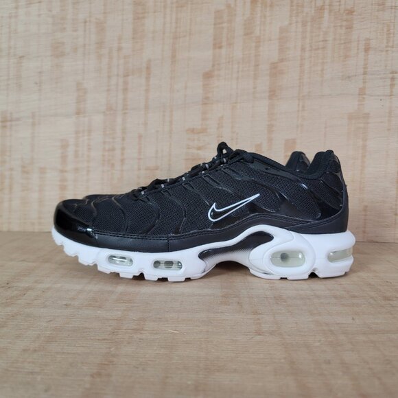 WMNS NIKE Air Max Plus Black Black White - Picture 2 of 10